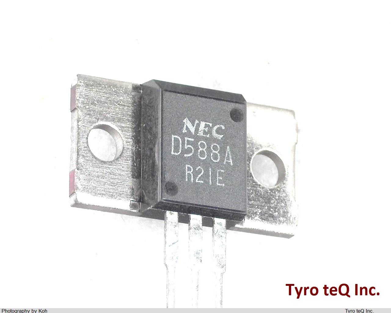 2SD588A