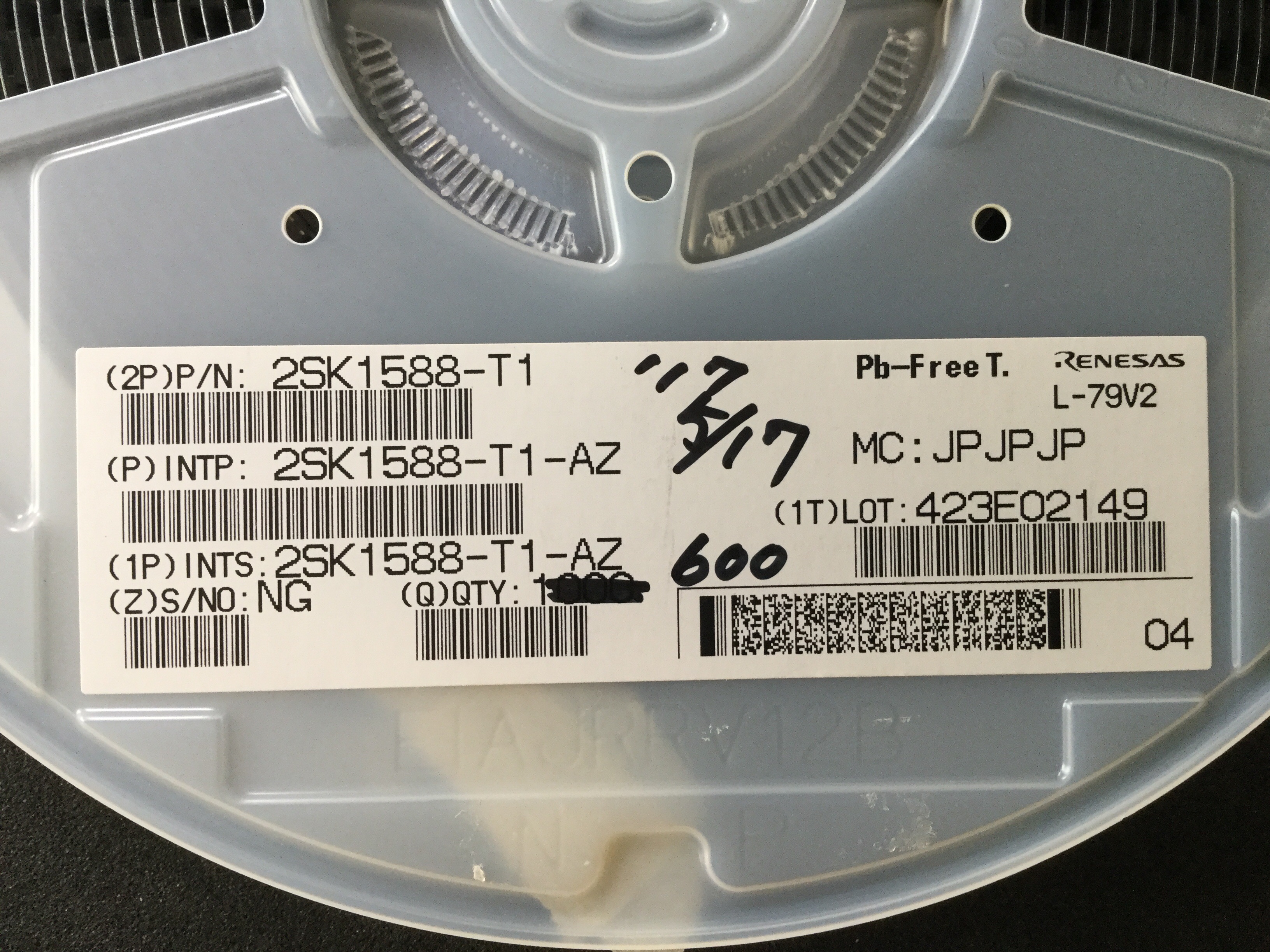 2SK1588-T1-AZ