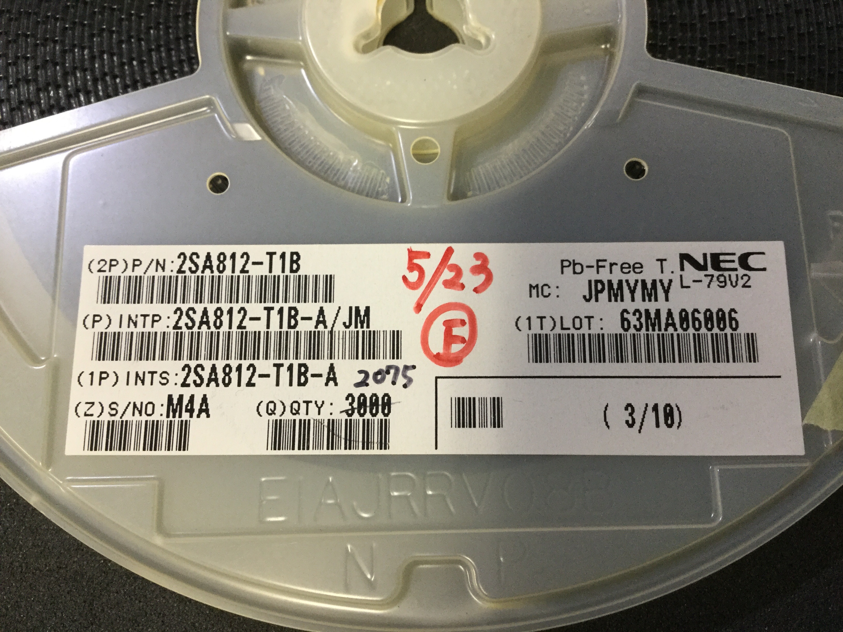 2SA812-T1B-A