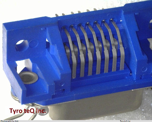 57LE-40140-77C0