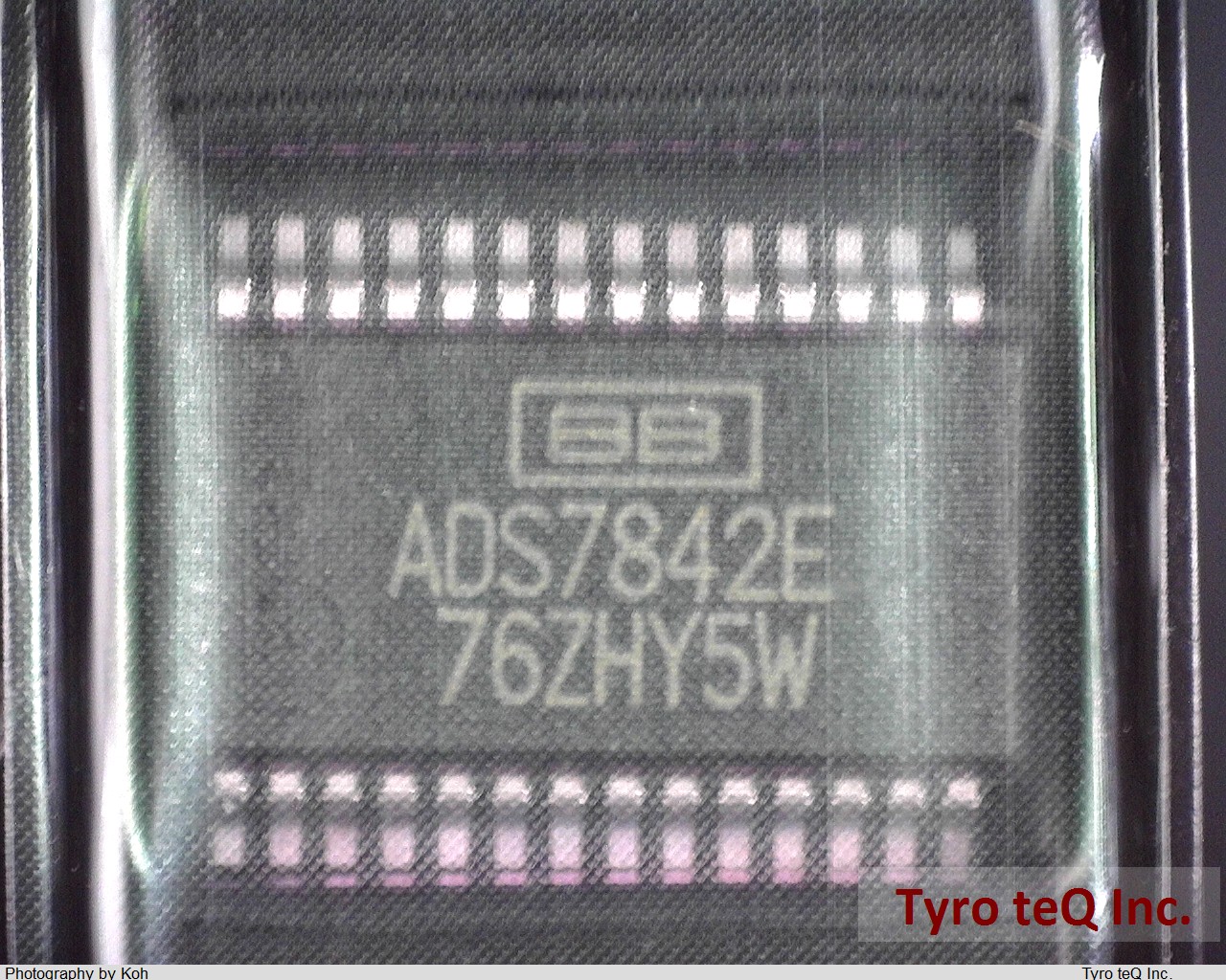 ADS7842E