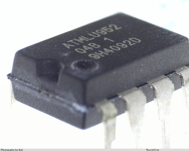 AT24C04B-PU