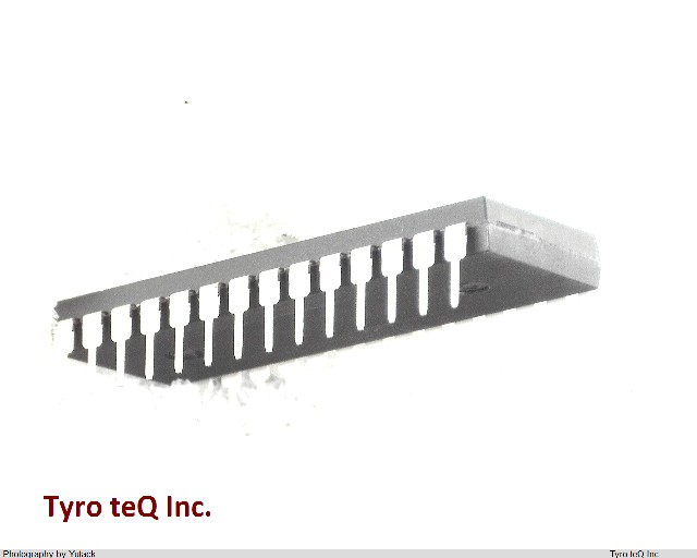 AD7582KN