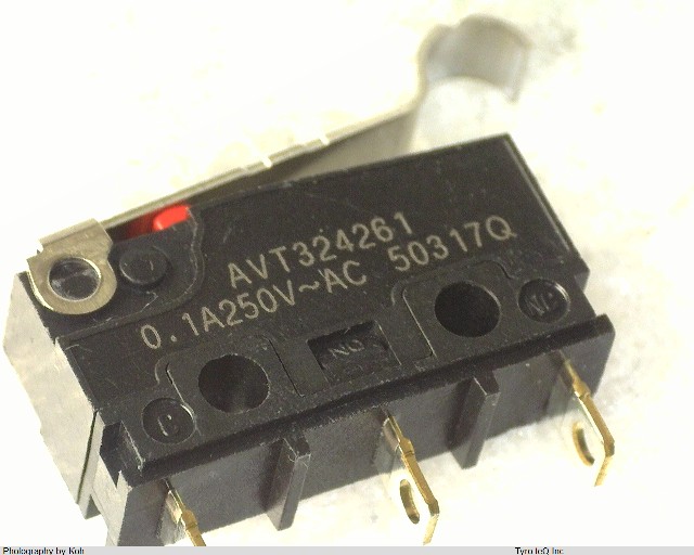 AVT324261