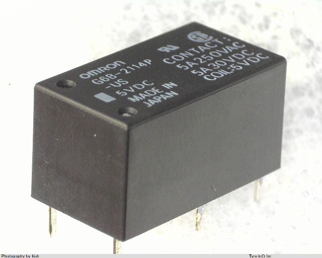 AK8813VQP