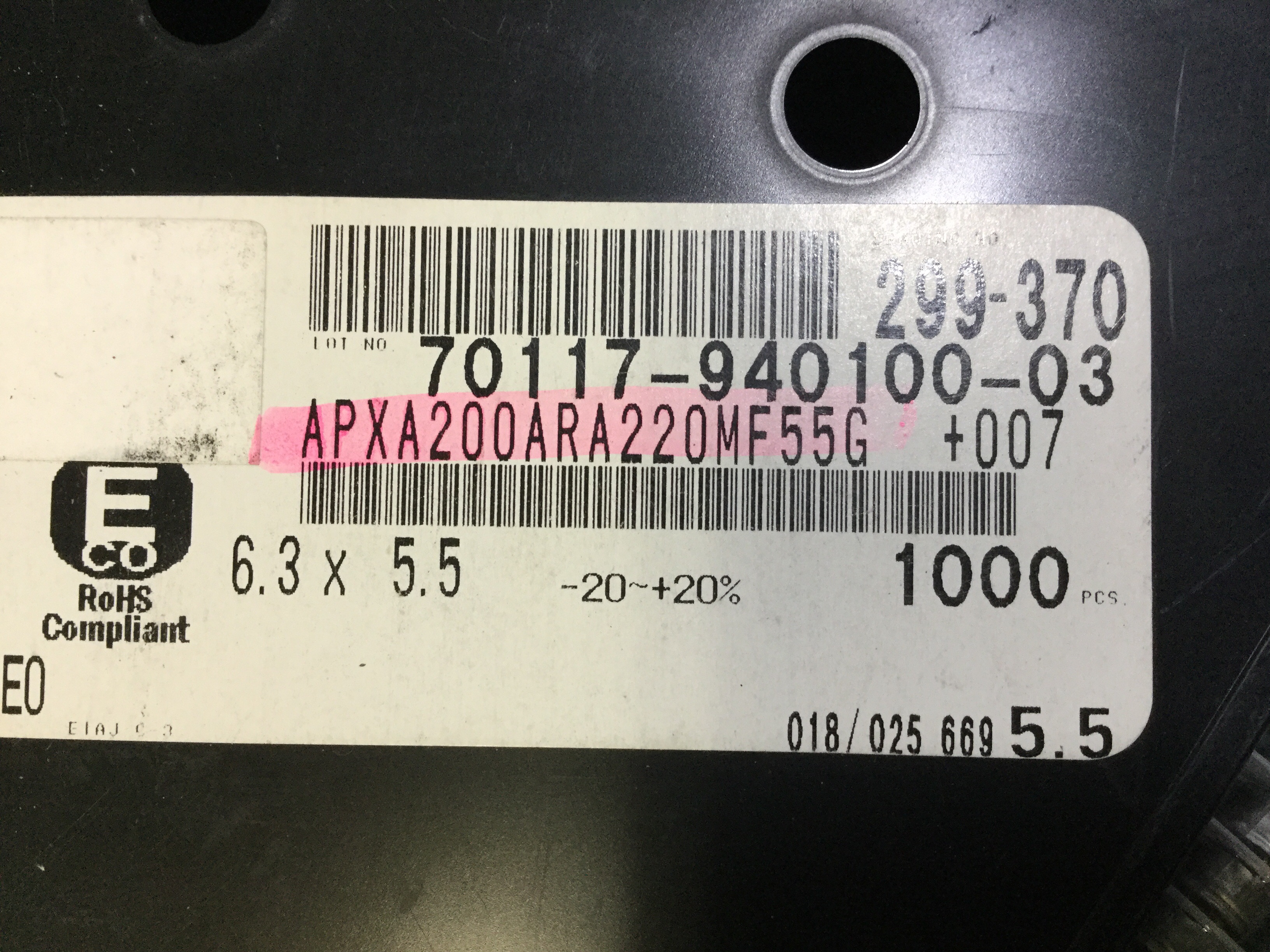 APXA200ARA220MF55G