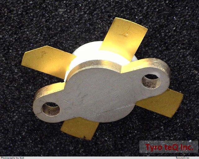 CM105W5R222K50AT