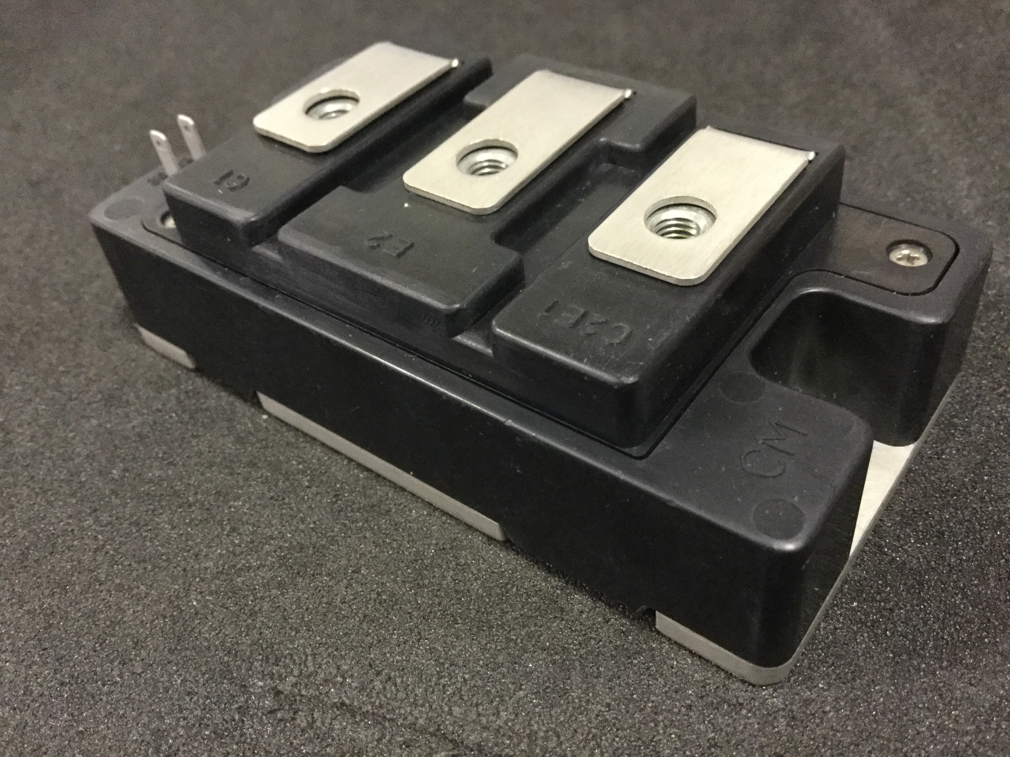 CM100E3U-12H