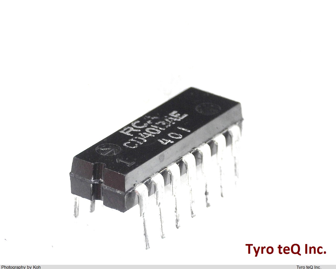 CD4013AE