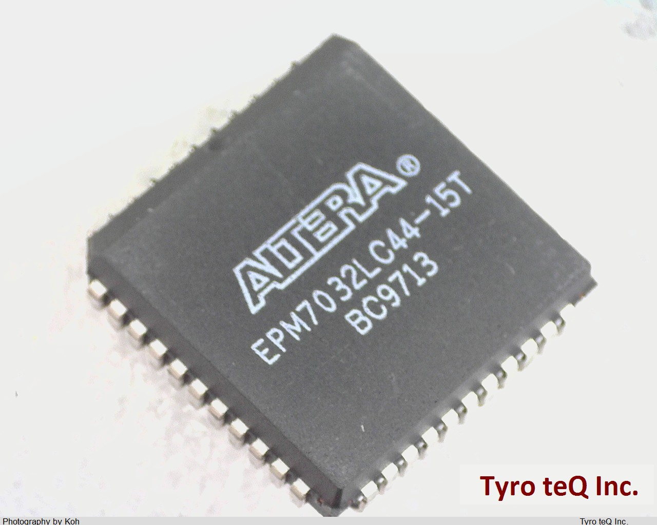 EPM7032LC44-15T