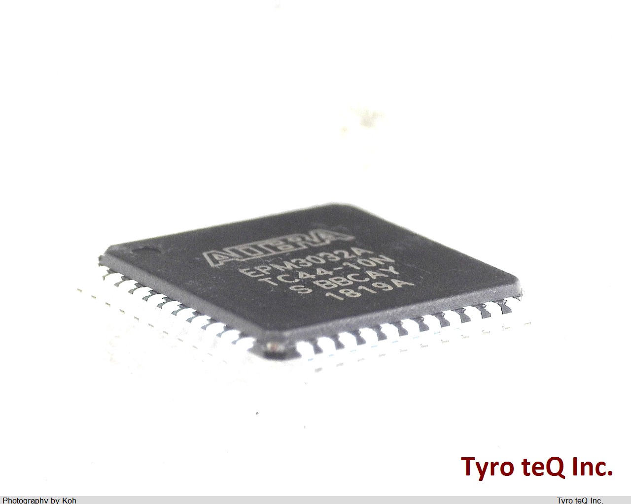EPM3032ATC44-10N