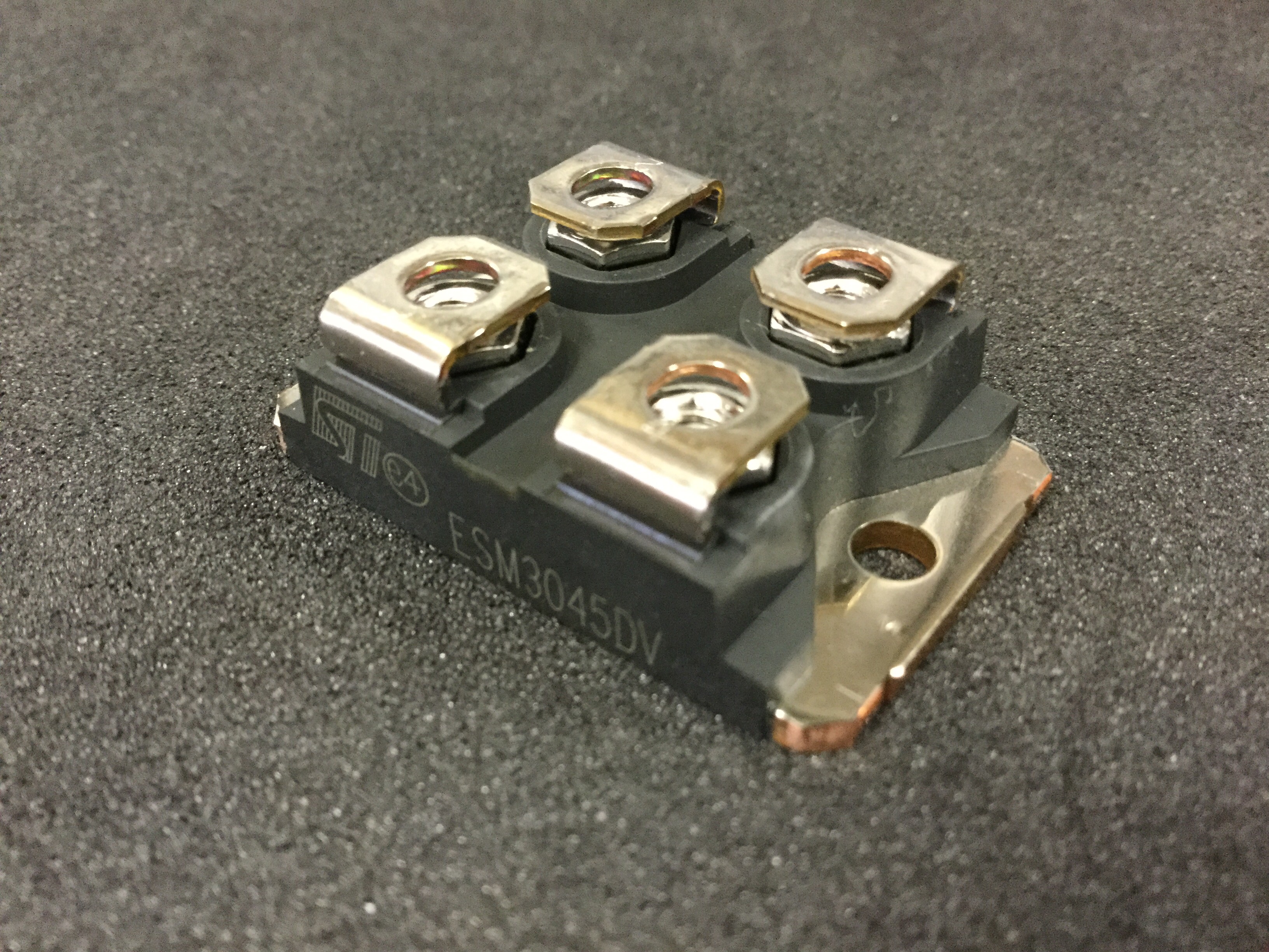 ESM3045DV