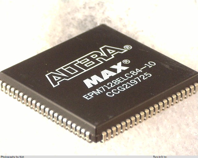 EPM7128ELC84-10