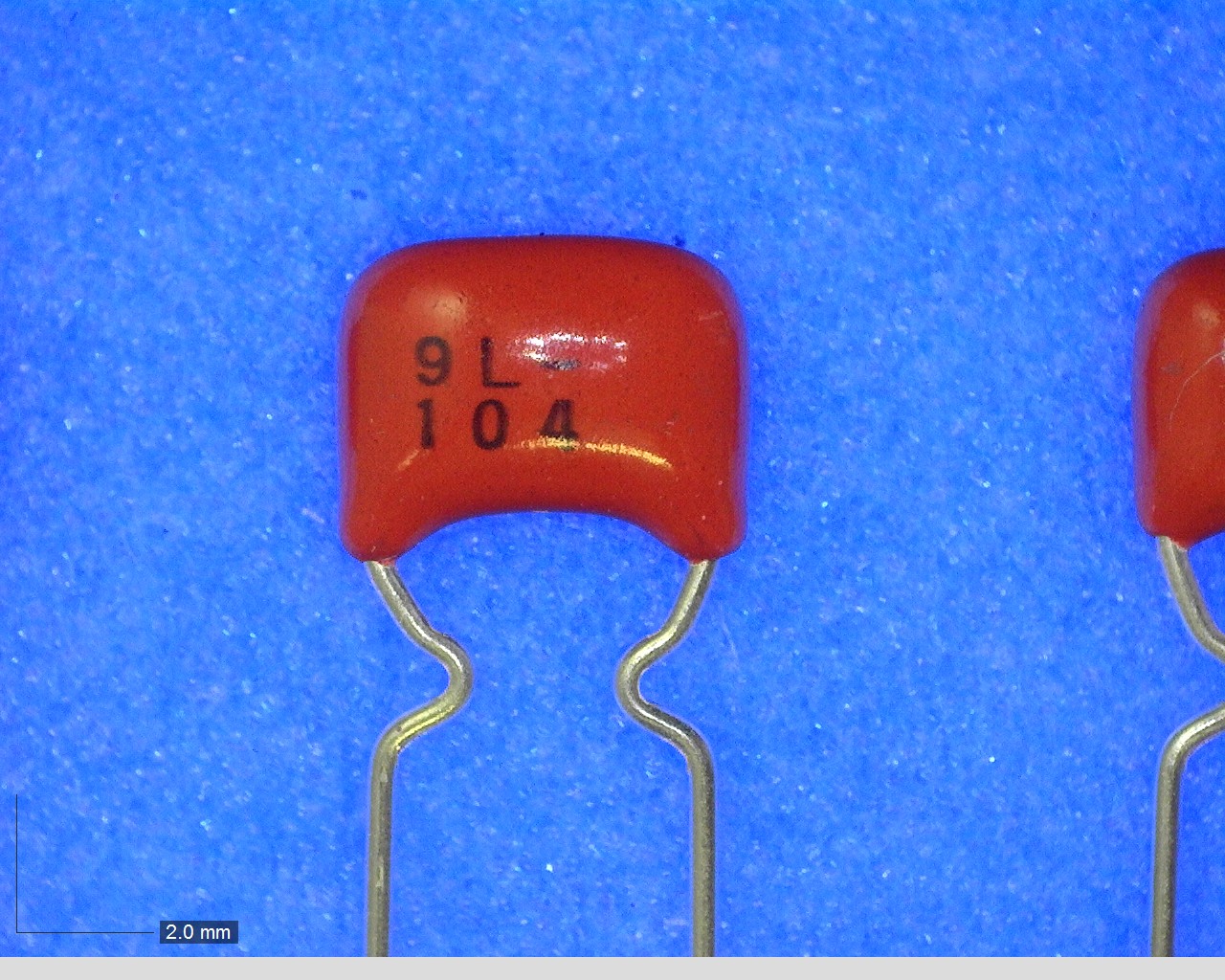 ECQV1H104JL