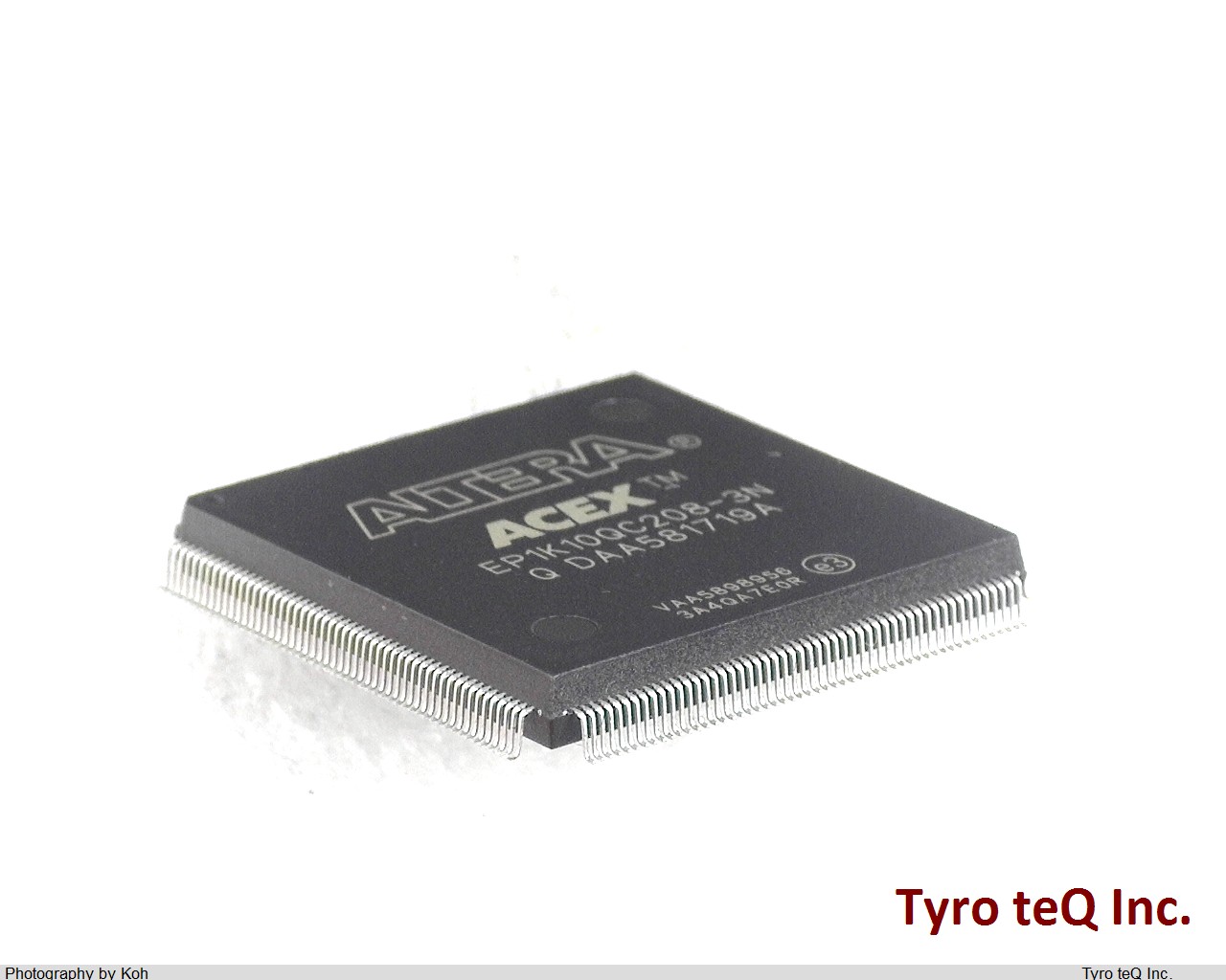 EP1K10QC208-3N