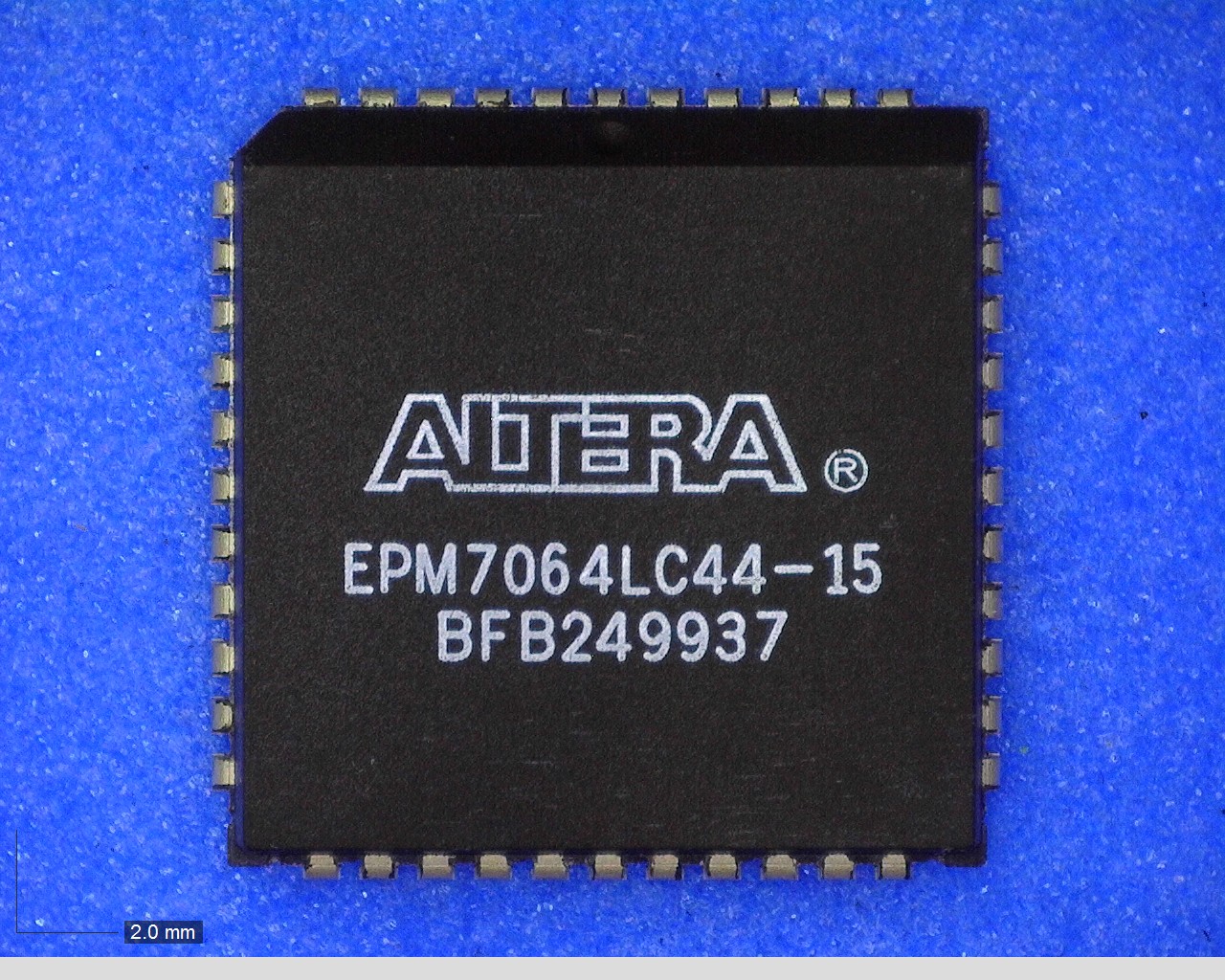 EPM7064LC44-15