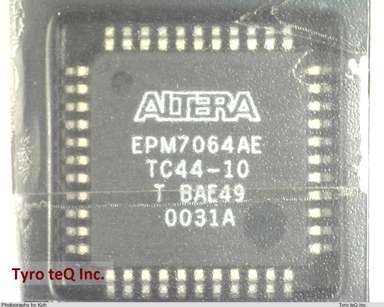 EPM7064AETC44-10