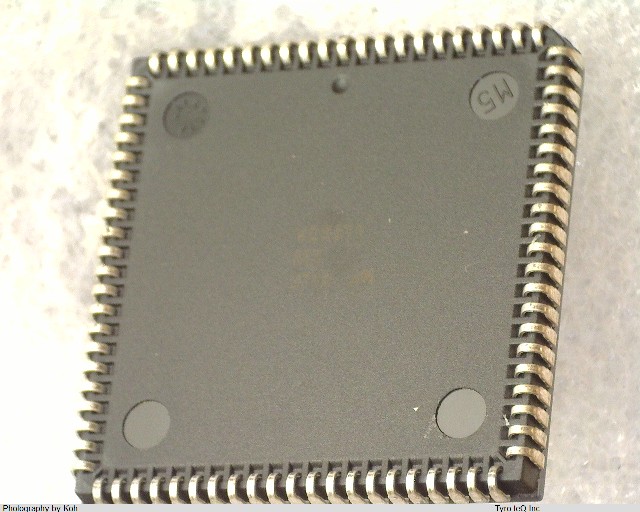 EPM7064LC84-10