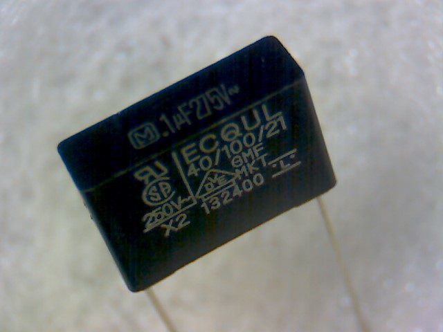 ECQU2A104ML