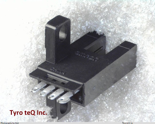 EE-SX672A