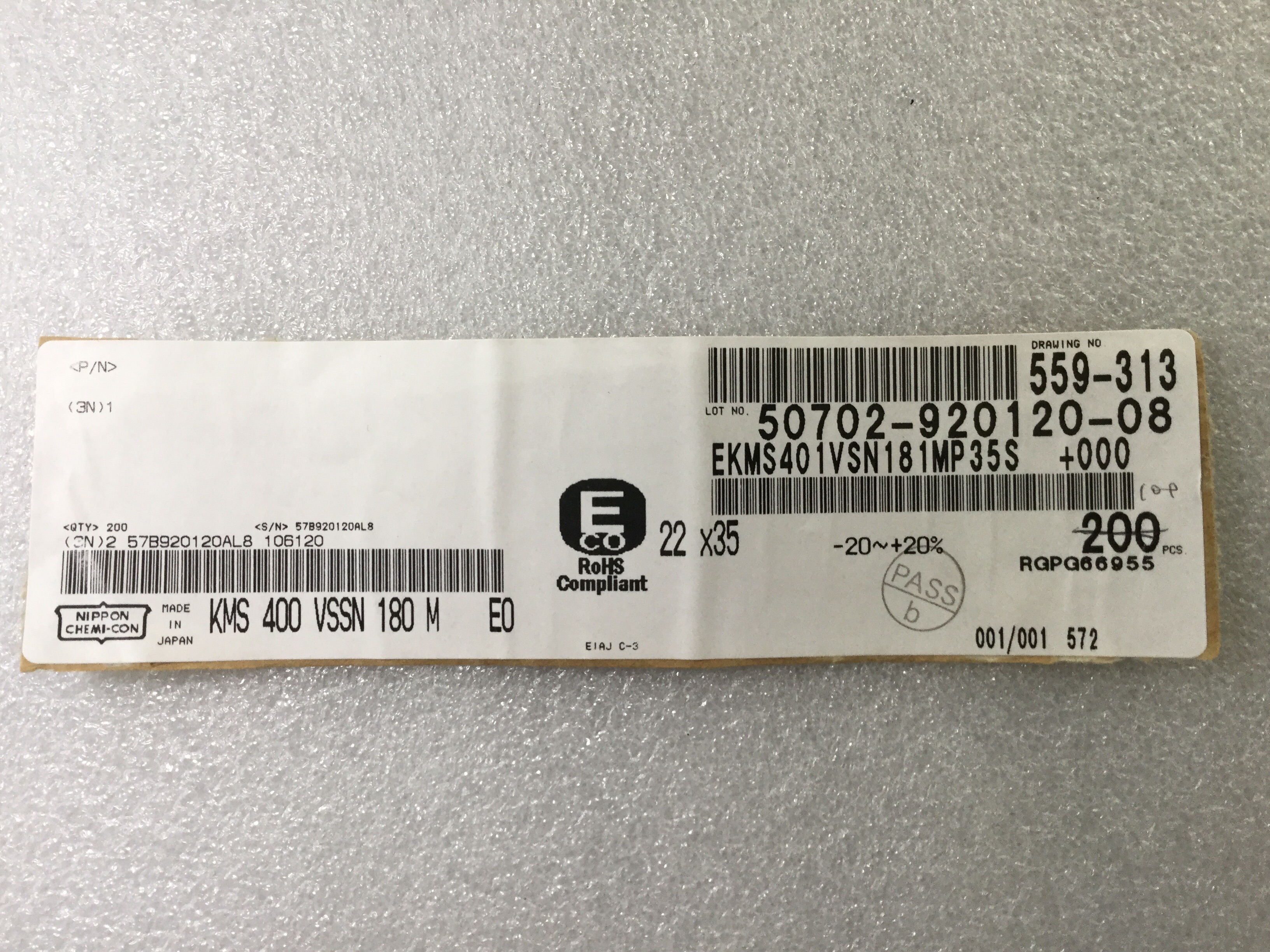 EKMS401VSN181MP35S