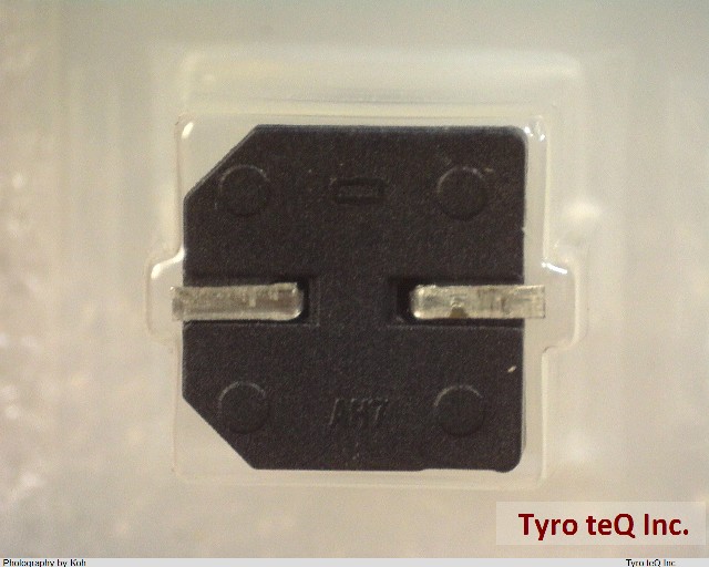 EMVE100AD221MF80G