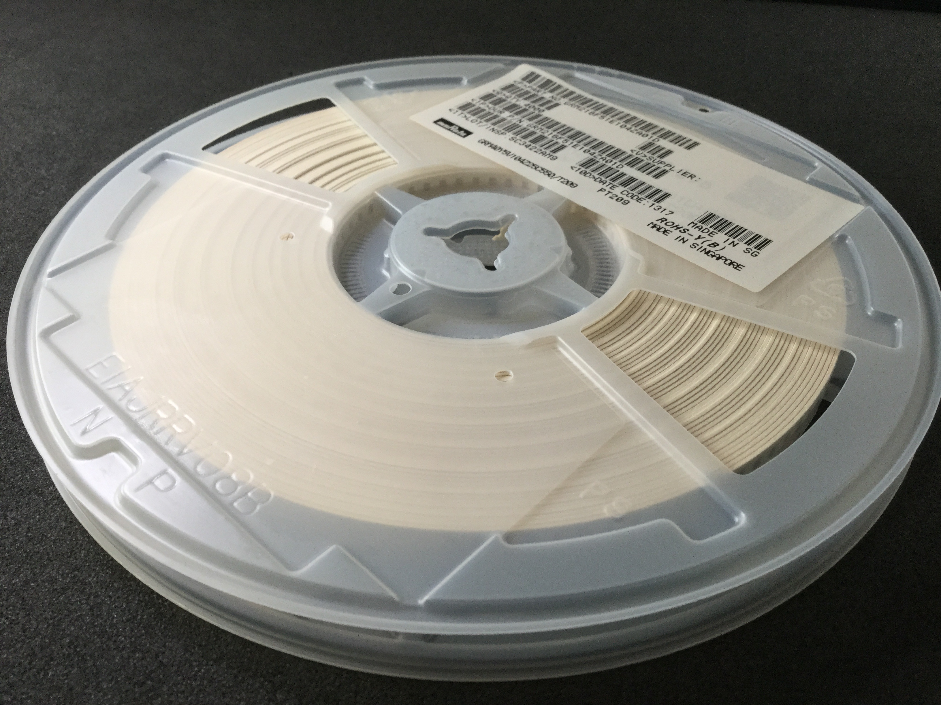 GRM216F51E104ZA01D