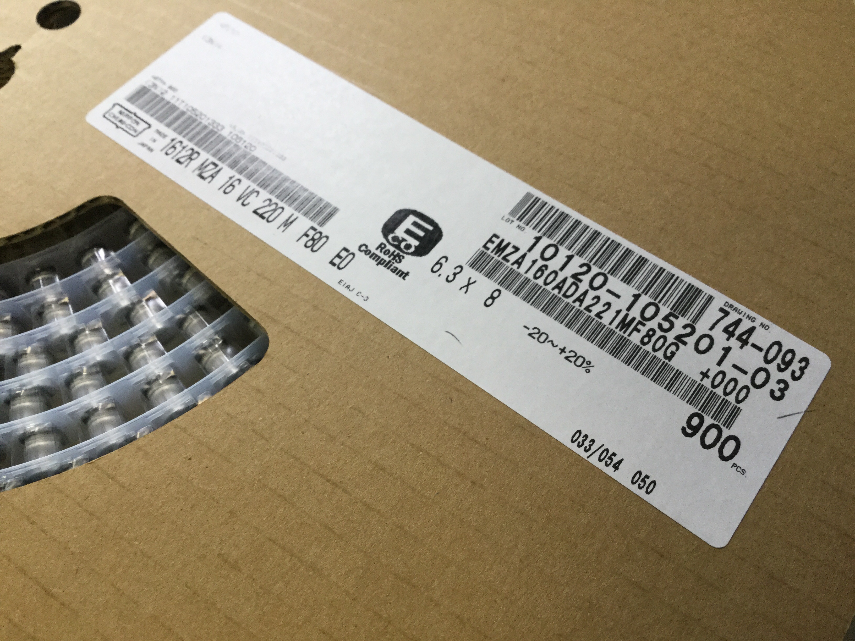 EMZA160ADA221MF80G