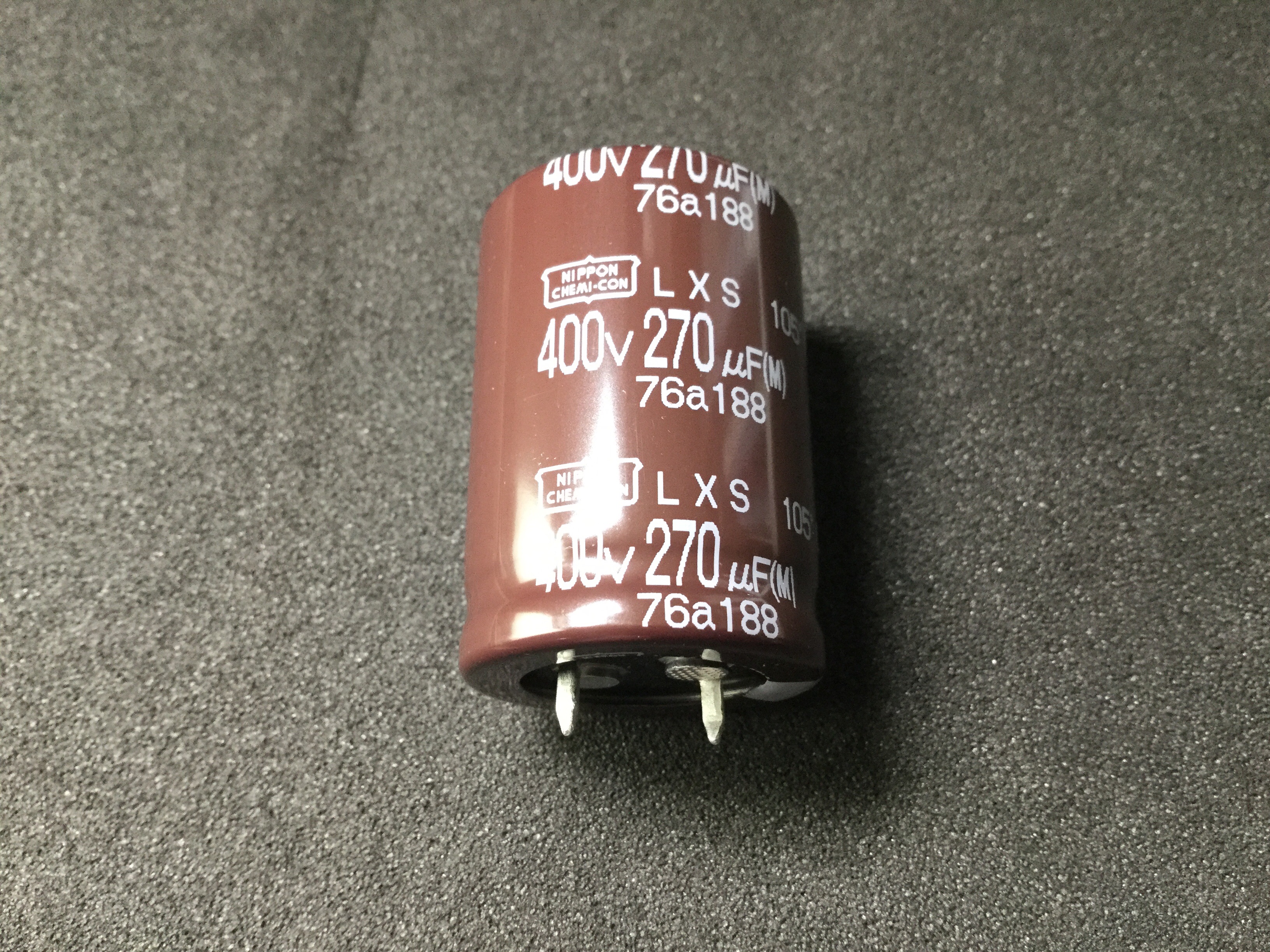 ELXS401VSN271MQ35S