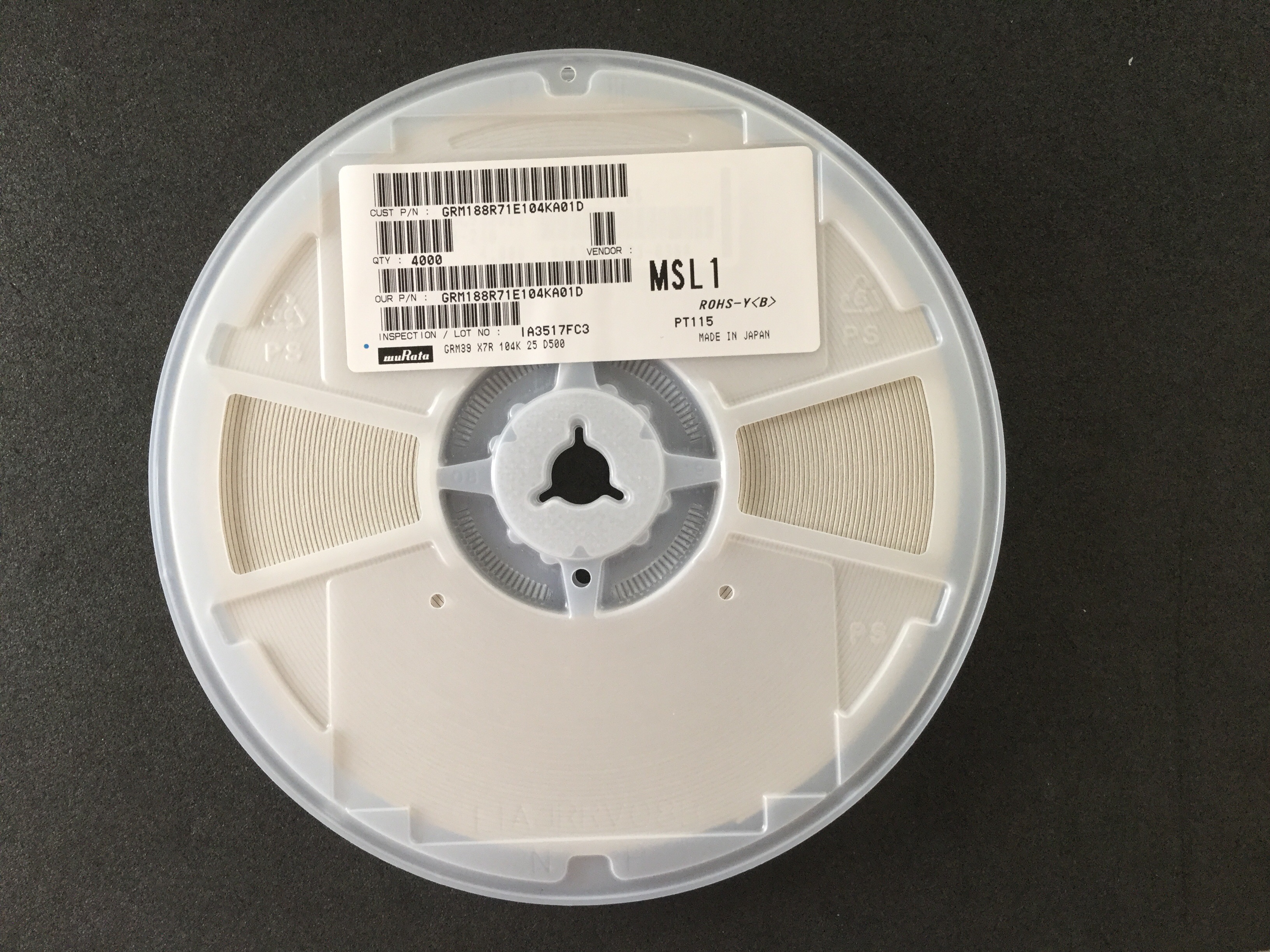 GRM188R71E104KA01D