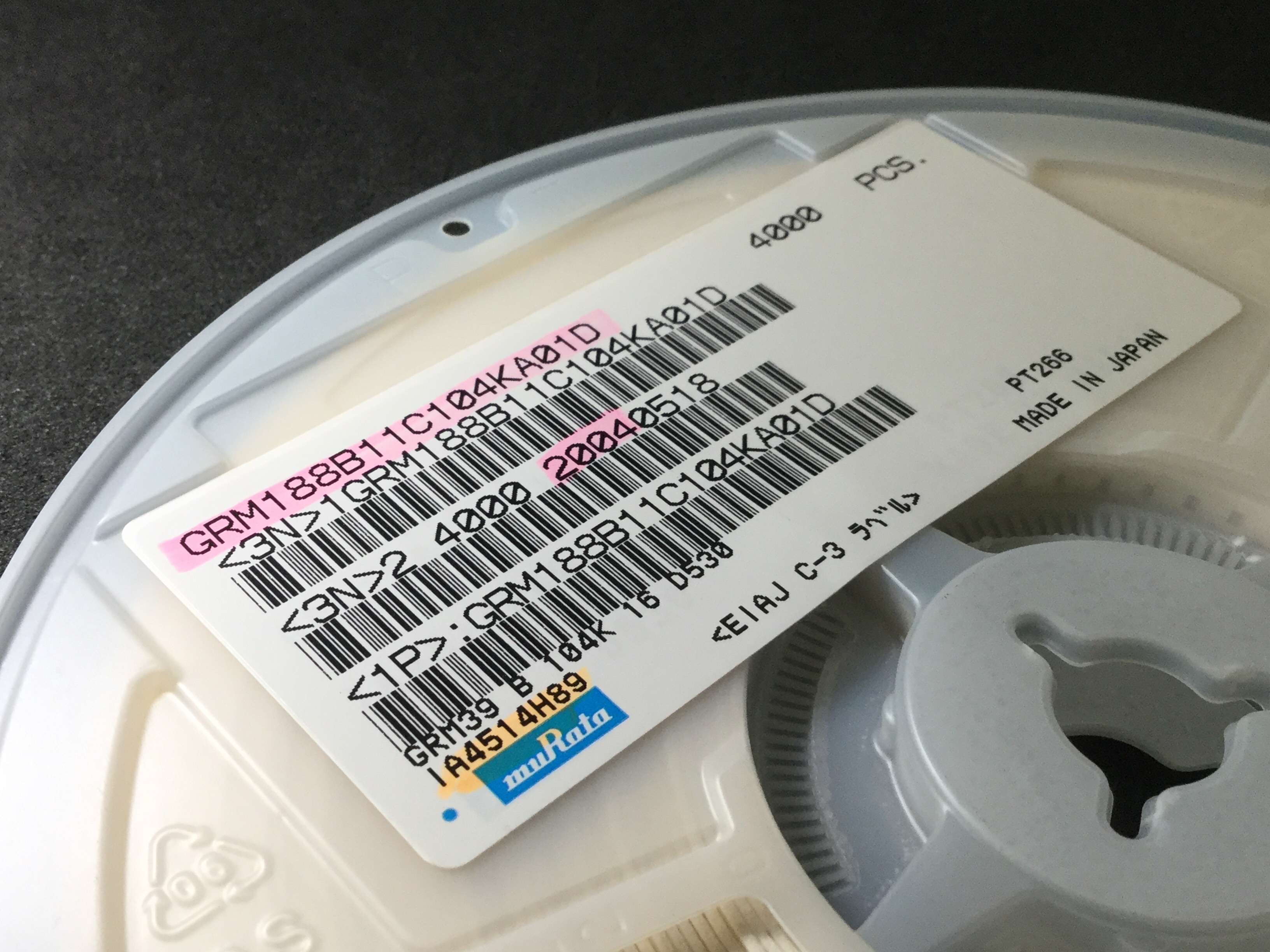 GRM188B11C104KA01D