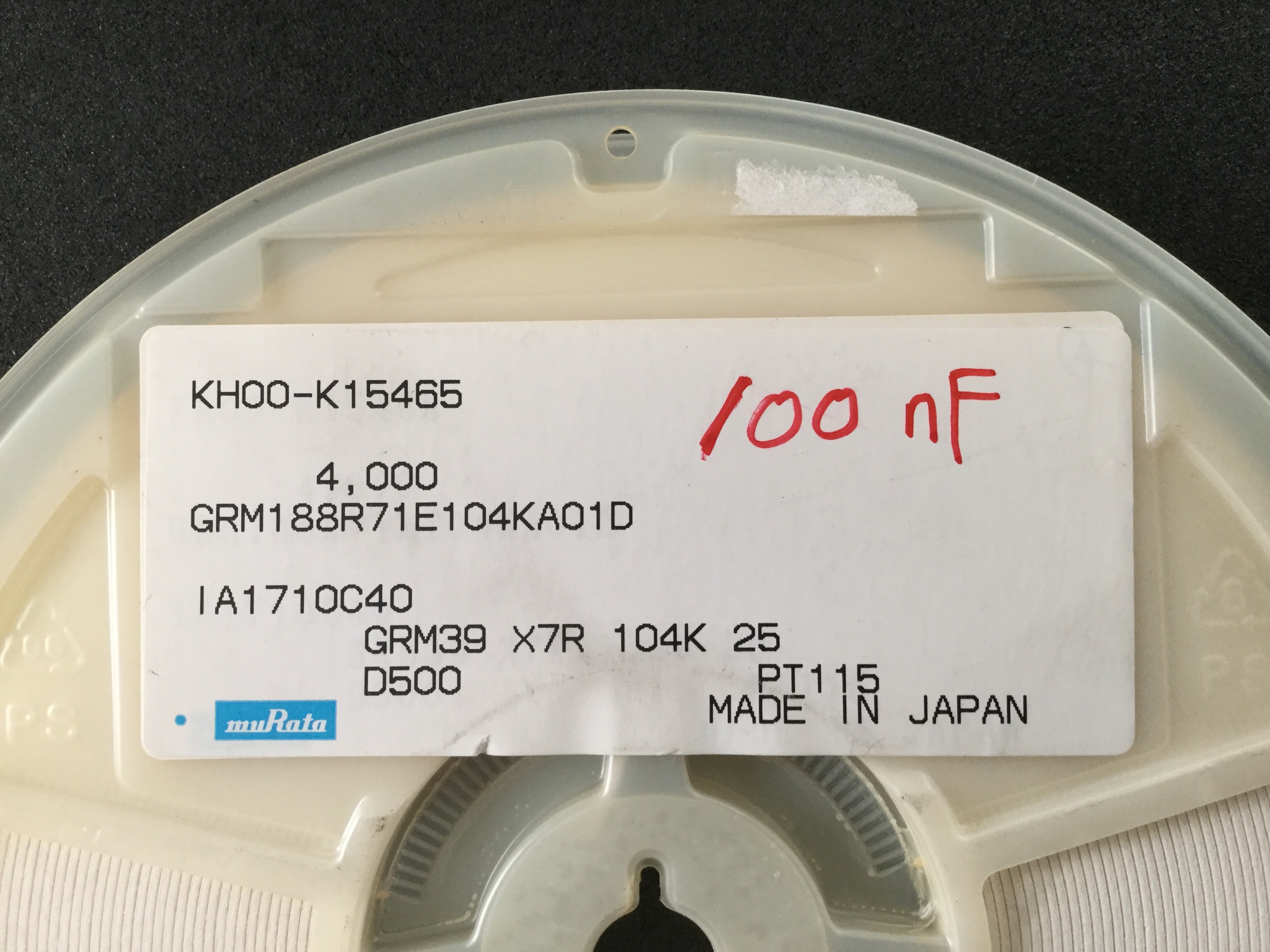 GRM188R71E104KA01D