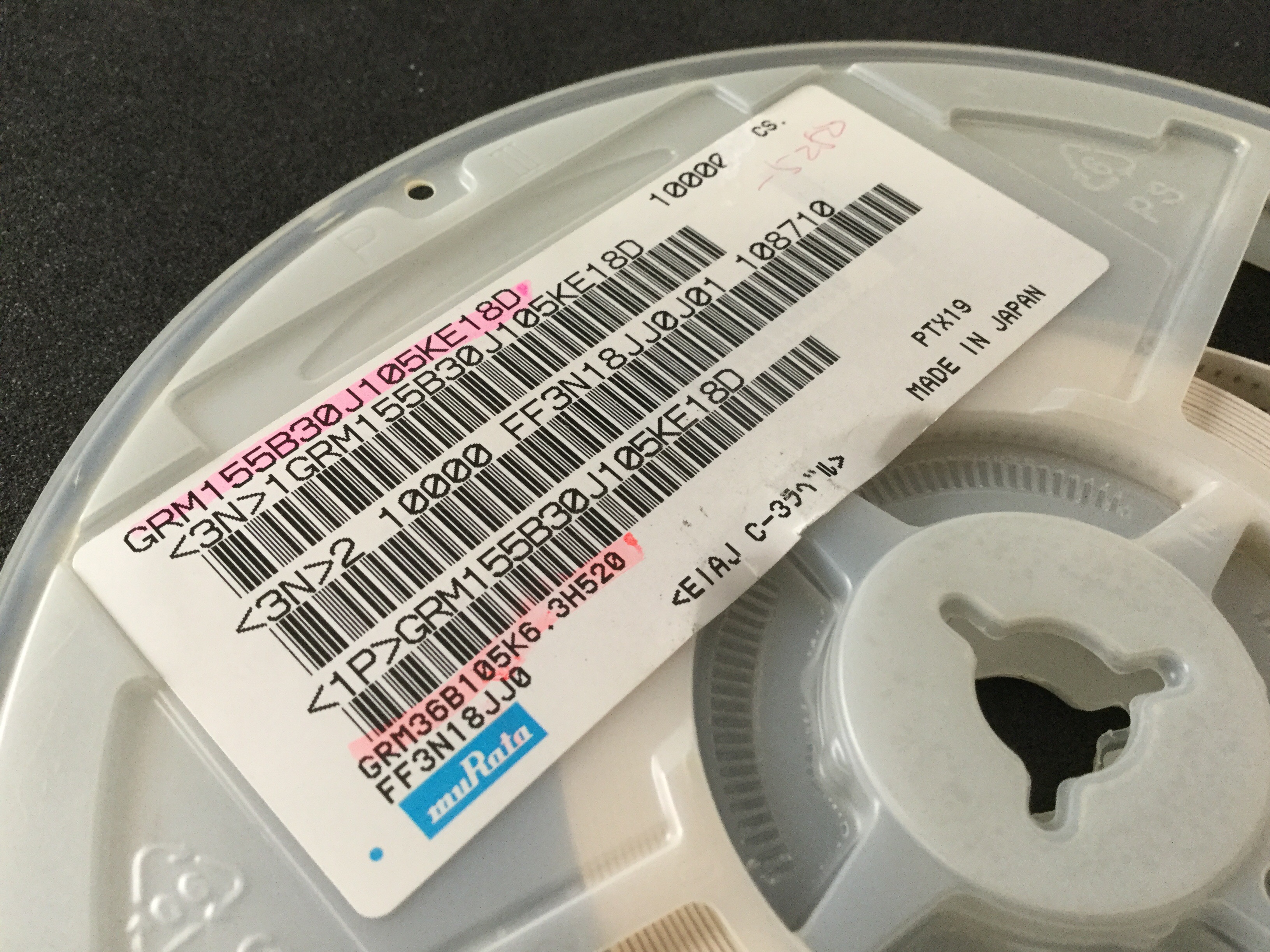 GRM155B30J105KE18D