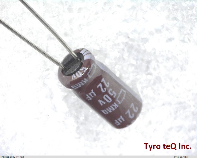 EKMQ500ELL220ME11D