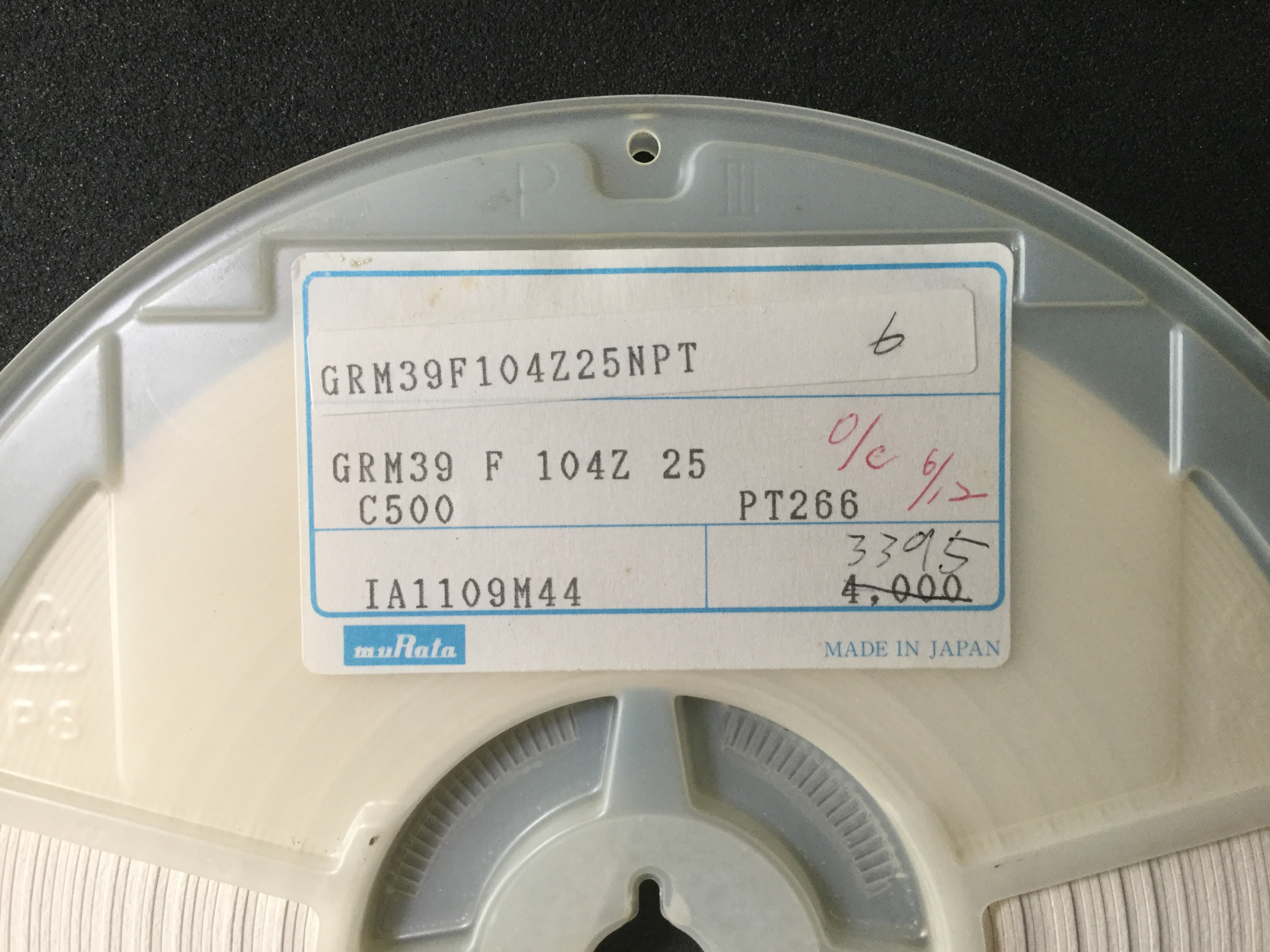 GRM39F104Z25
