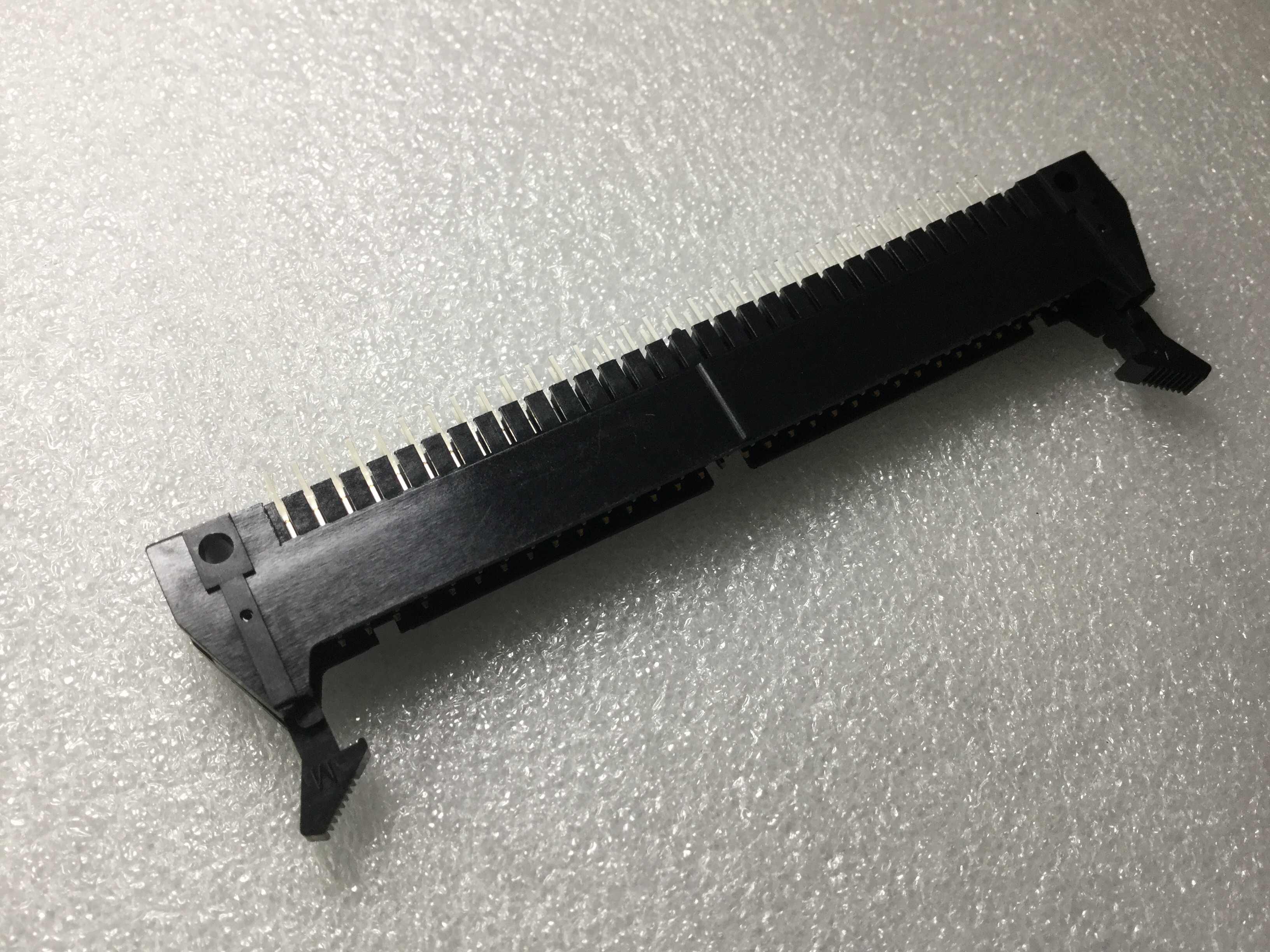 HIF3BB-64PA2.54DSA71