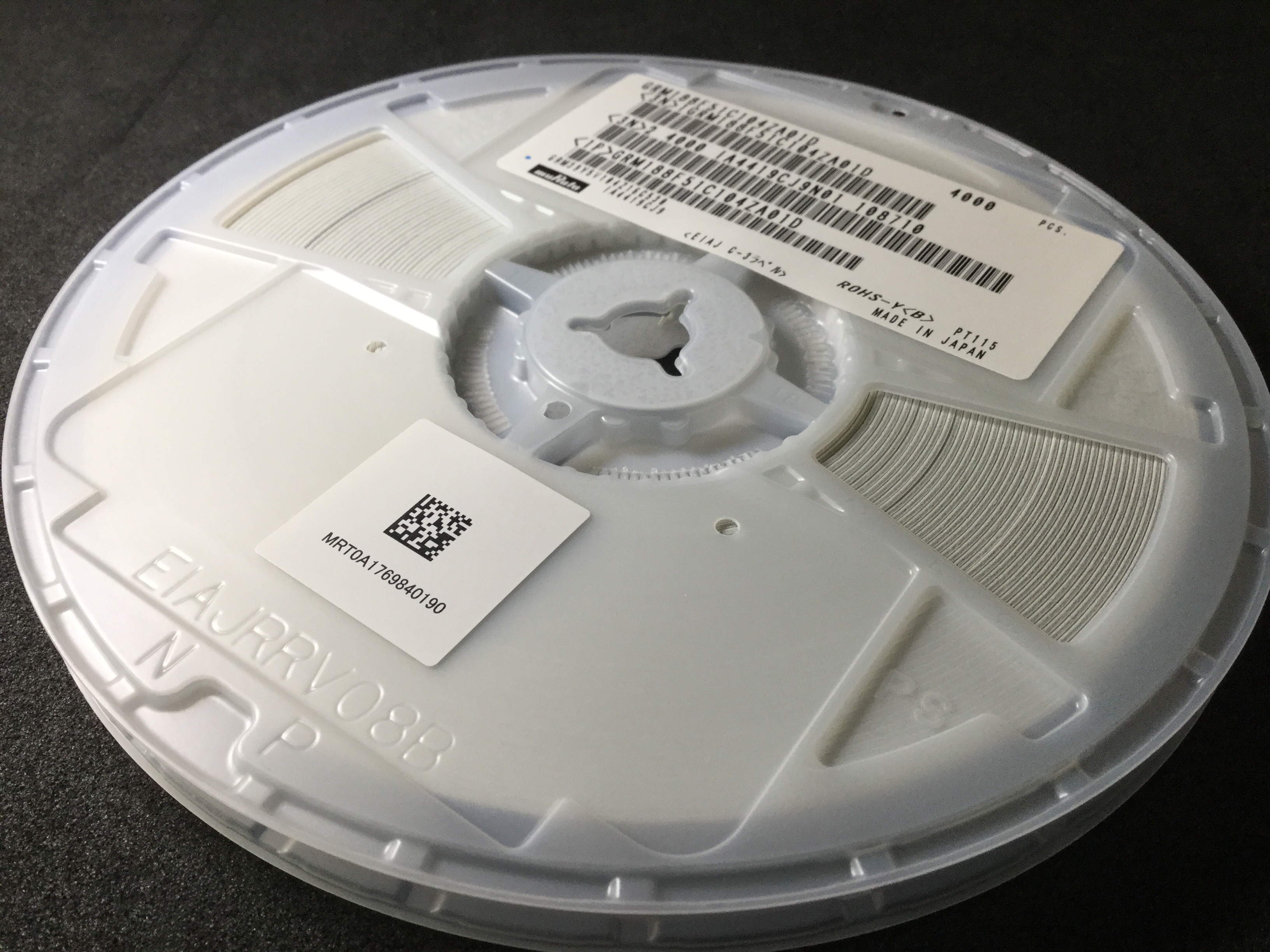 GRM188F51C104ZA01D