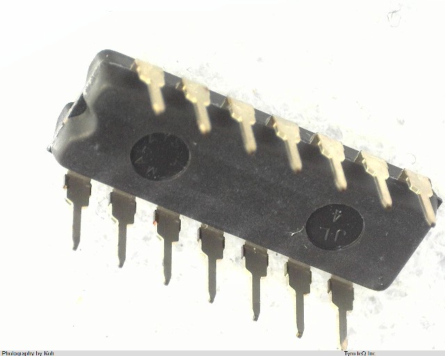 HD74LS10P