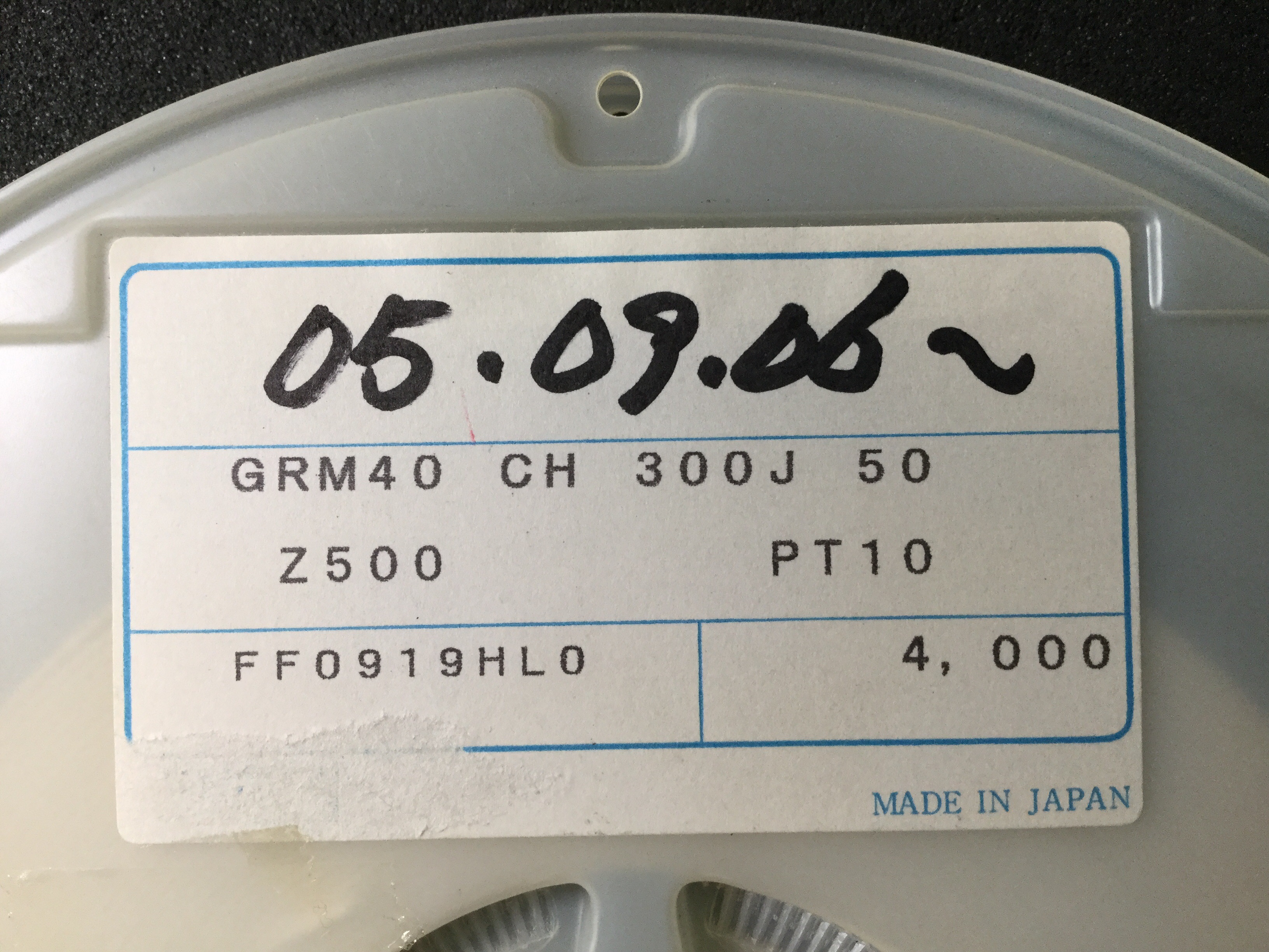 GRM40CH300J50