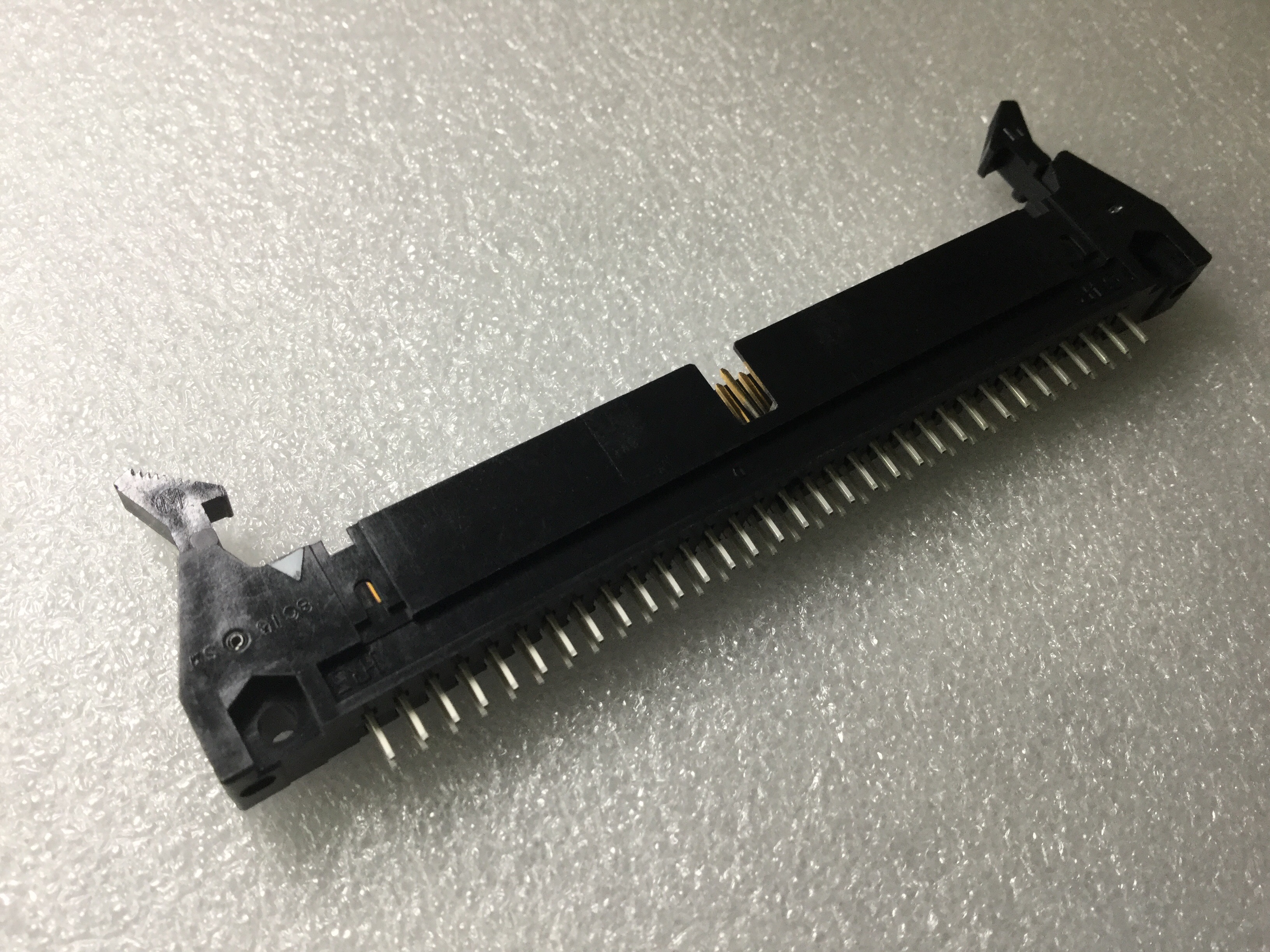 HIF3BB-64PA2.54DSA71