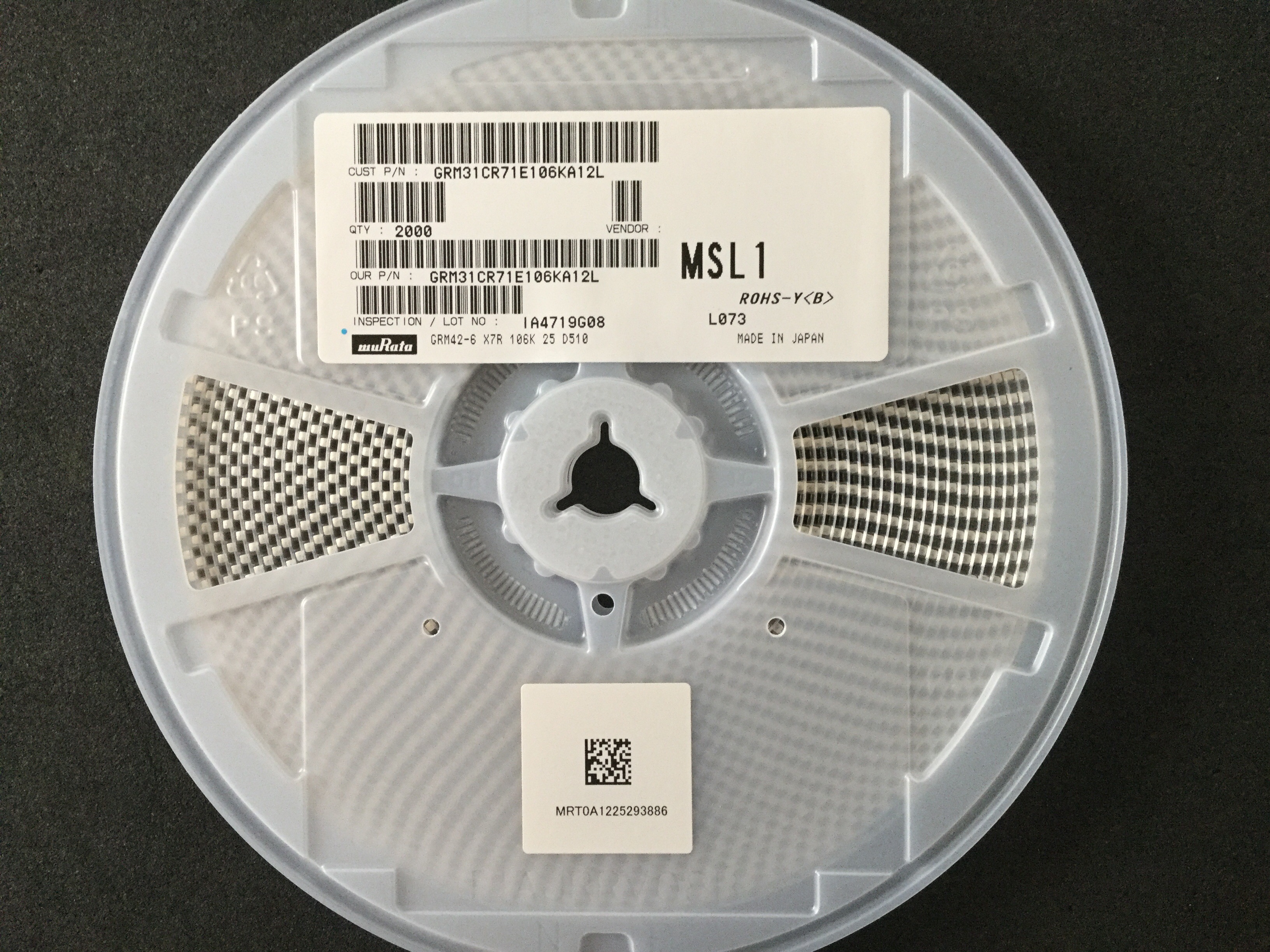 GRM31CR71E106KA12L