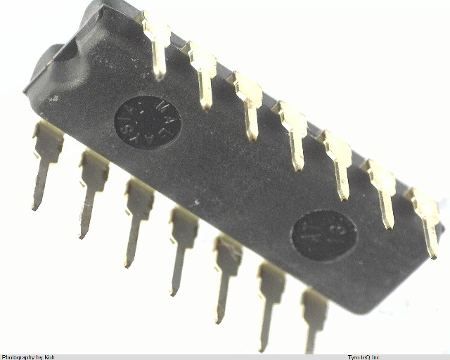 HD74HC30P