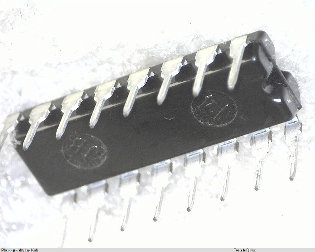HD74HC133P