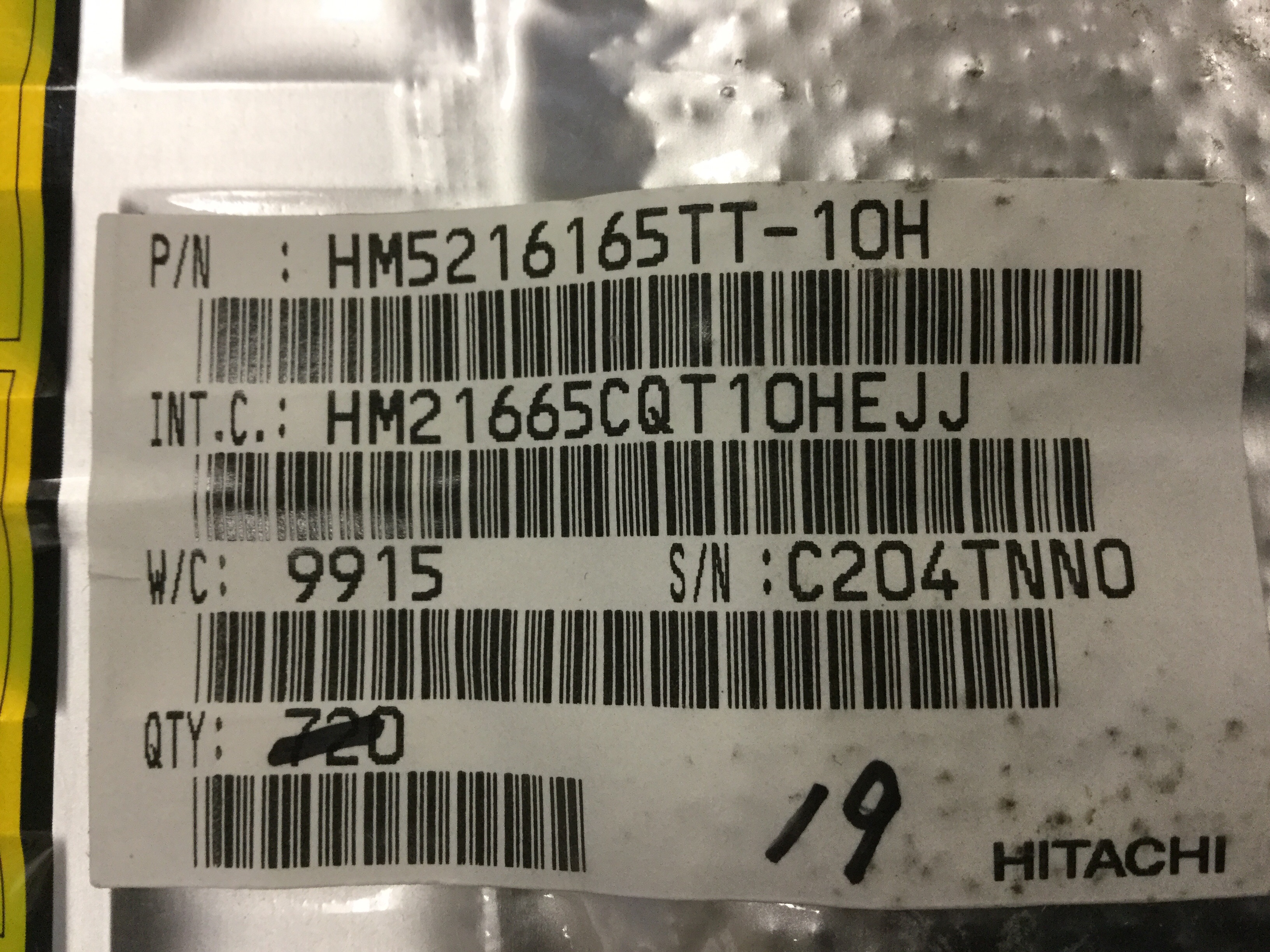 HM5216165TT-10H