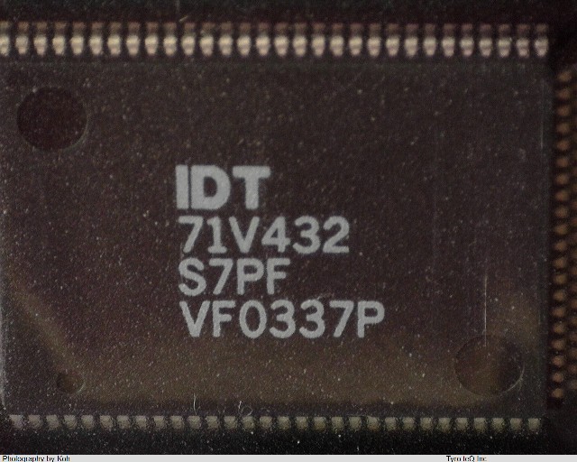 IDT71V432S7PF