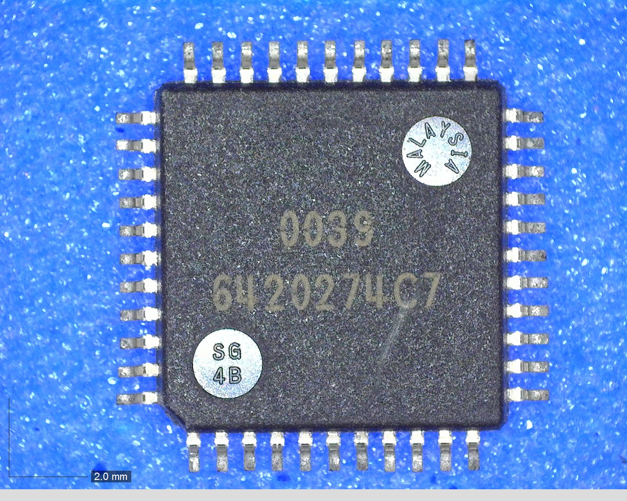 ISPLSI2032-135LT
