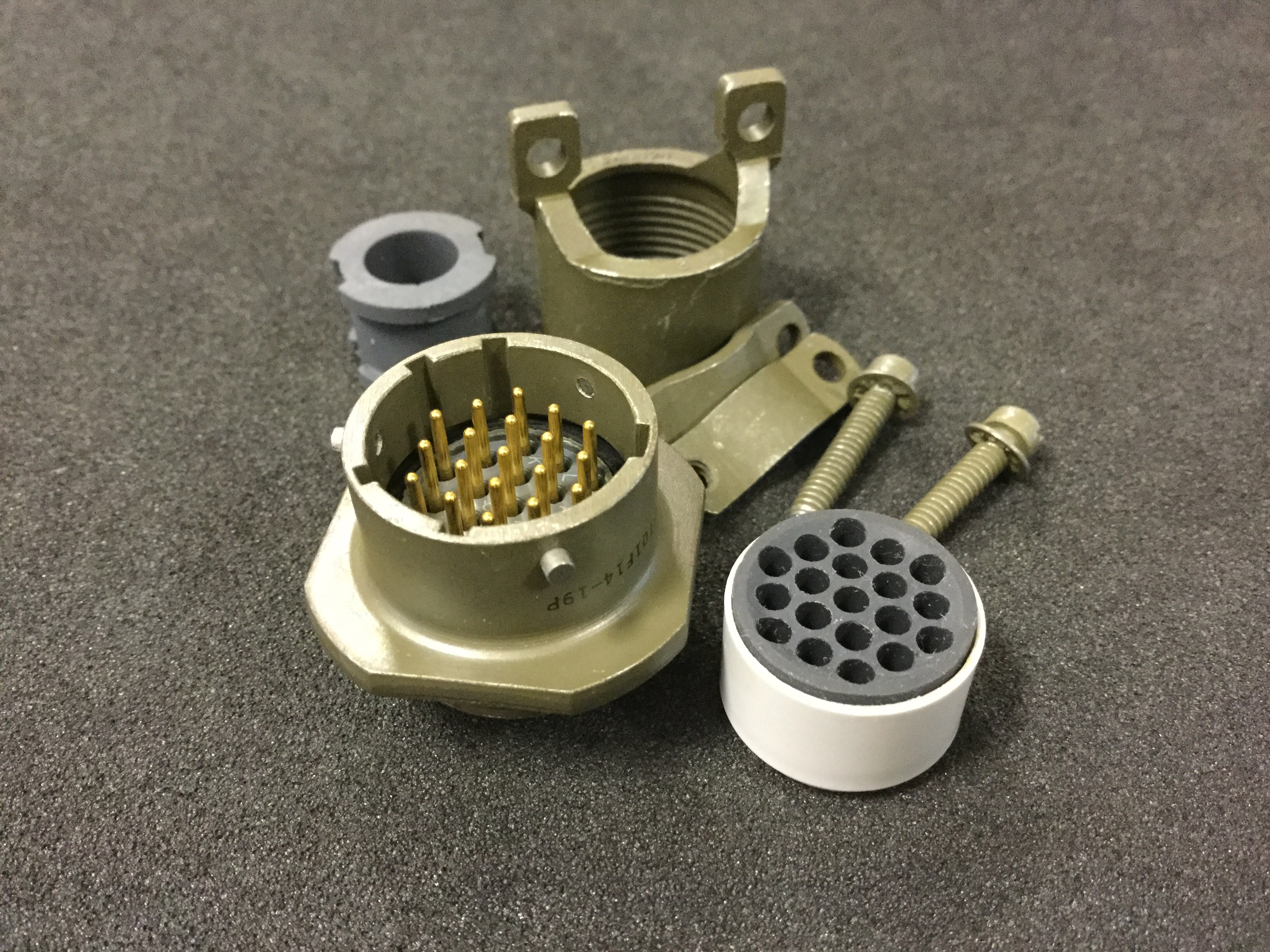 KPT01F14-19P