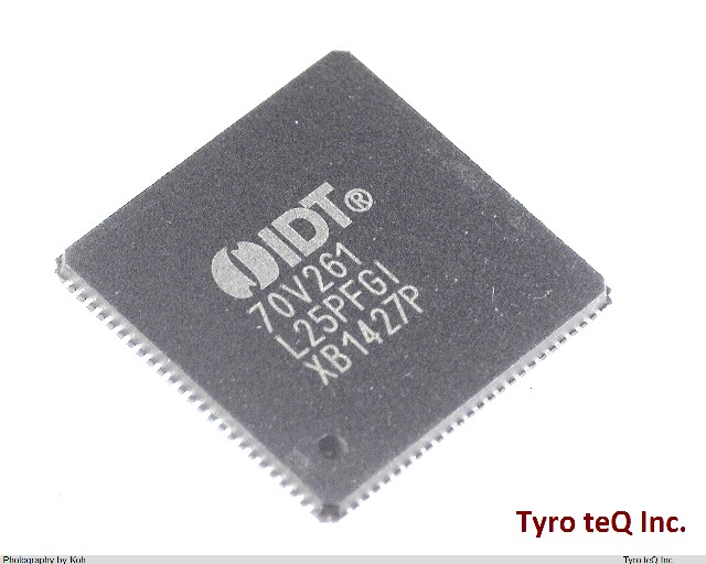 IDT70V261L25PFGI8