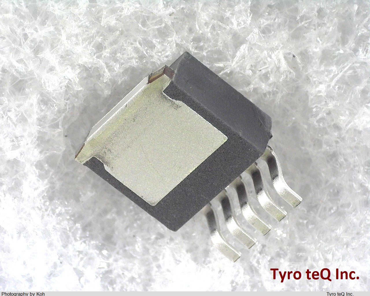 LP3883ES-1.8