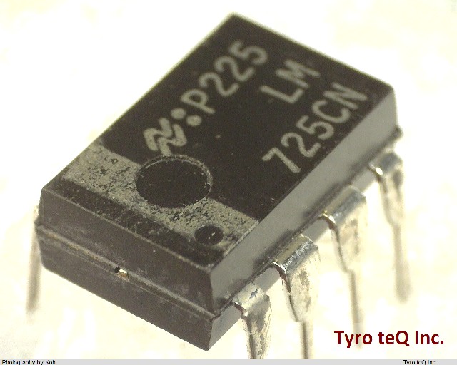 LM725CN